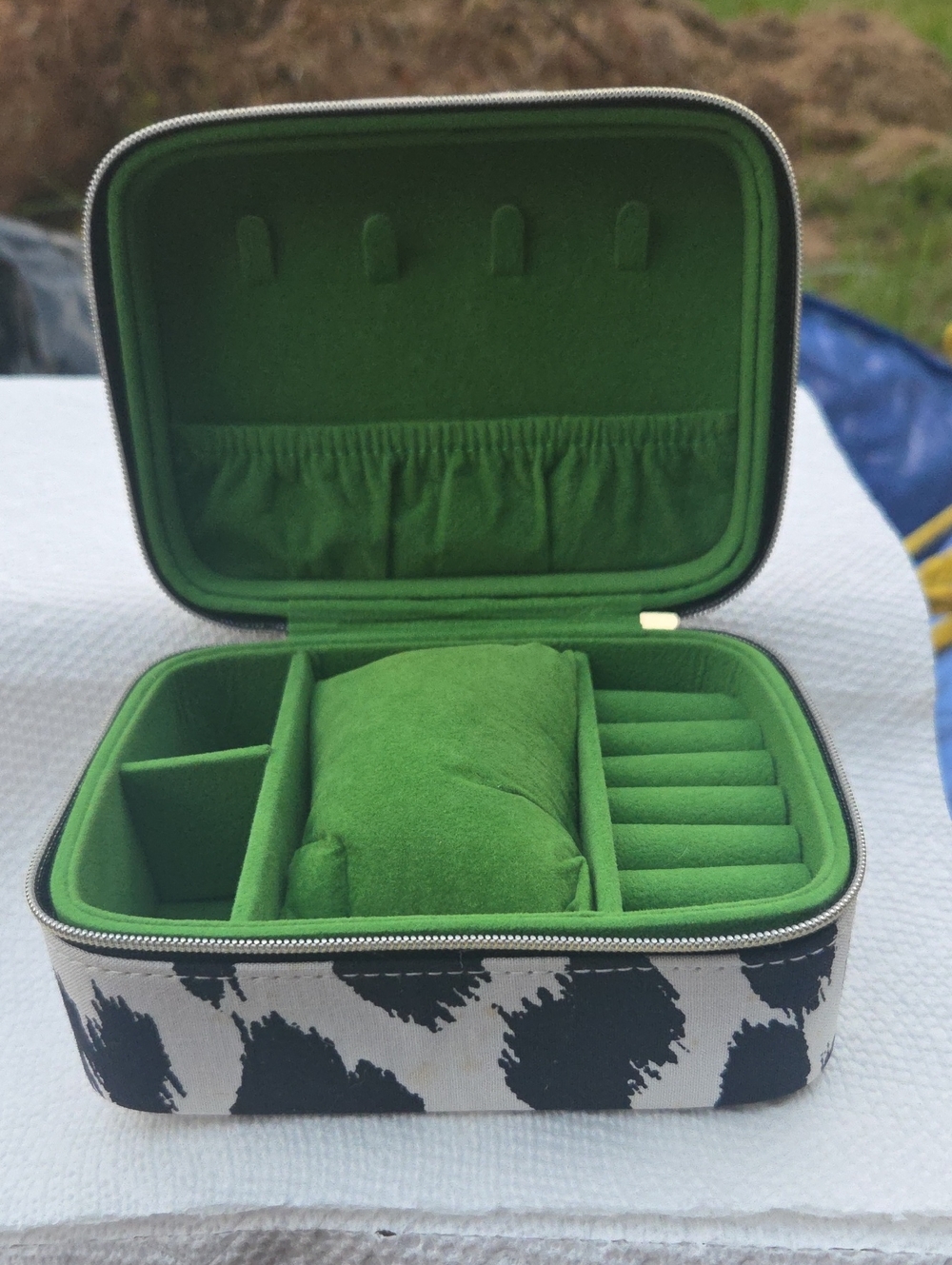 kate spade Black & White Patterned Travel Jewelry Case with Green Interior